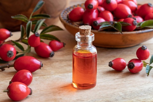 Beneficios del cuidado de la piel del aceite de rosa mosqueta